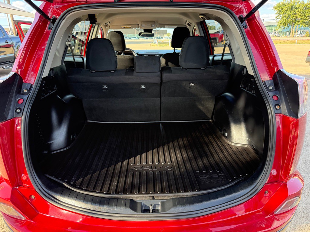 2017 Toyota Rav4 Image 21