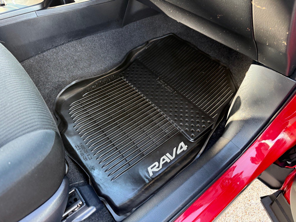 2017 Toyota Rav4 Image 22