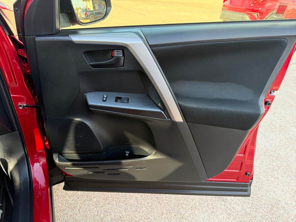 2017 Toyota Rav4 Image 23