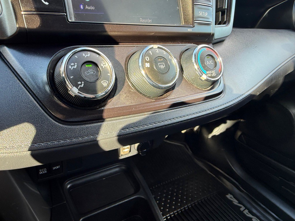 2017 Toyota Rav4 Image 29