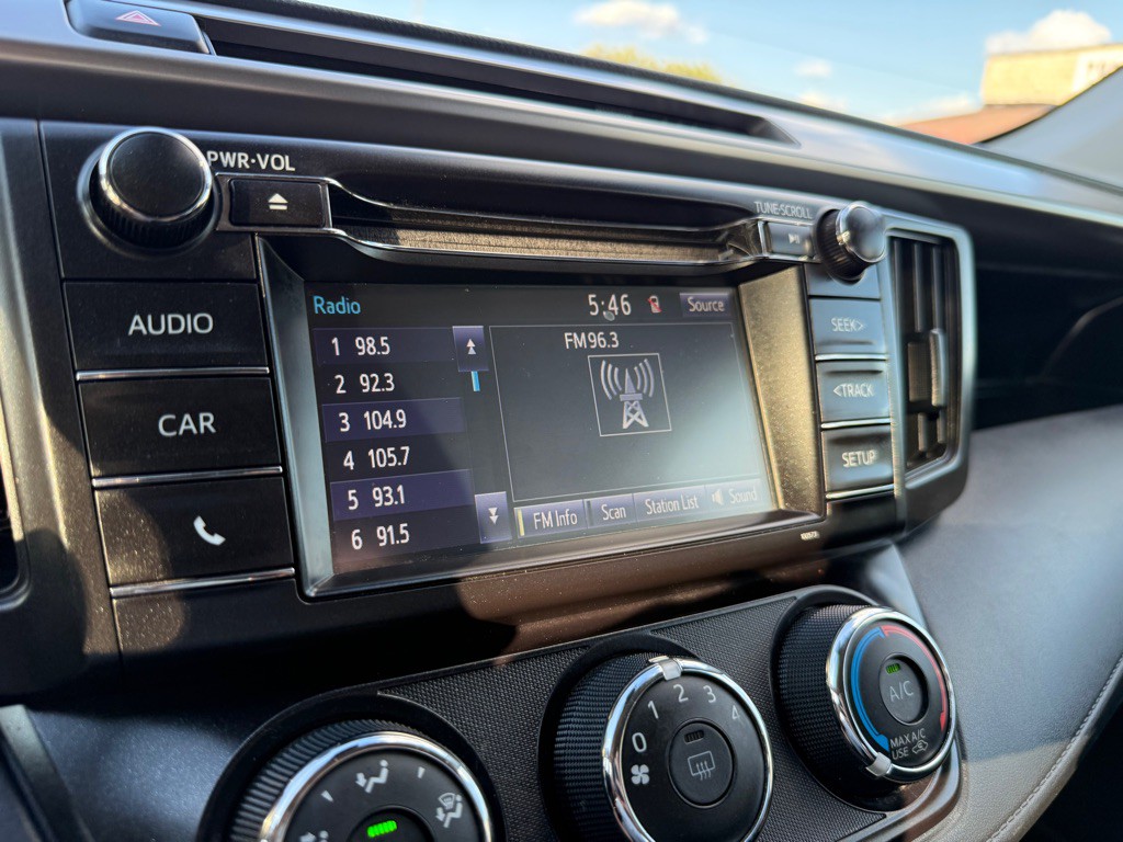 2017 Toyota Rav4 Image 30