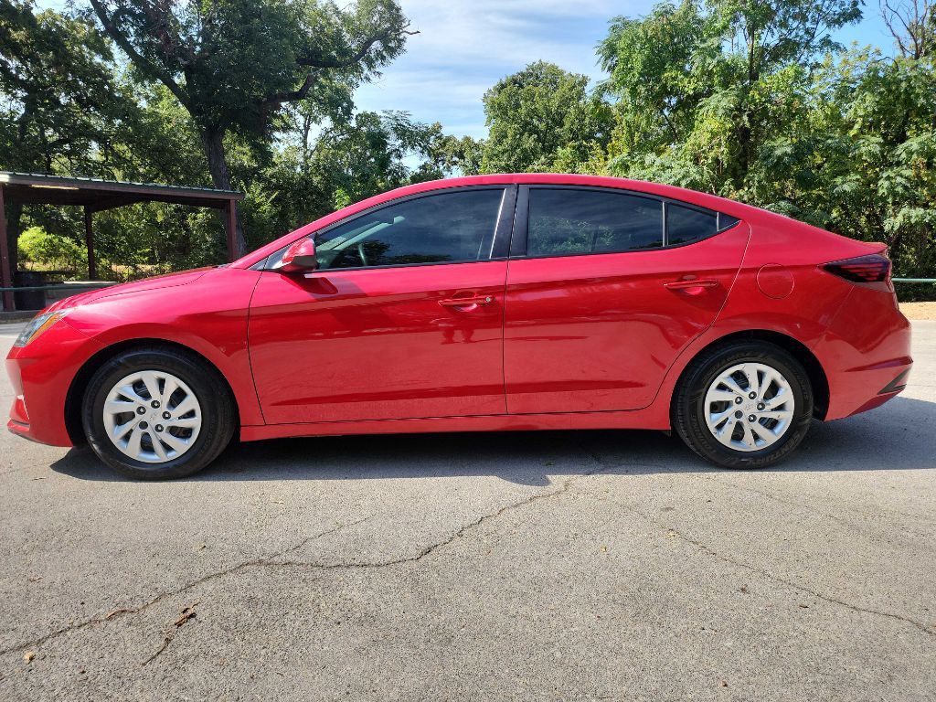 2020 Hyundai Elantra Image 2