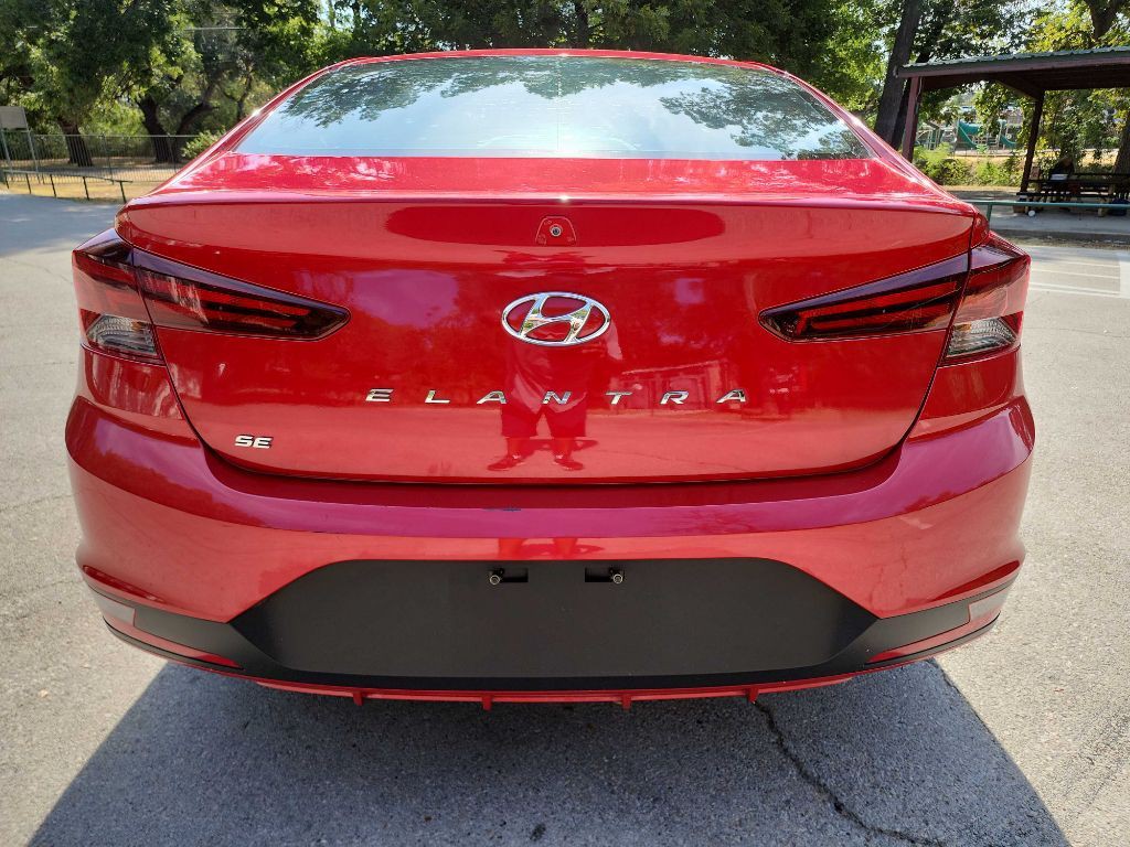 2020 Hyundai Elantra Image 5