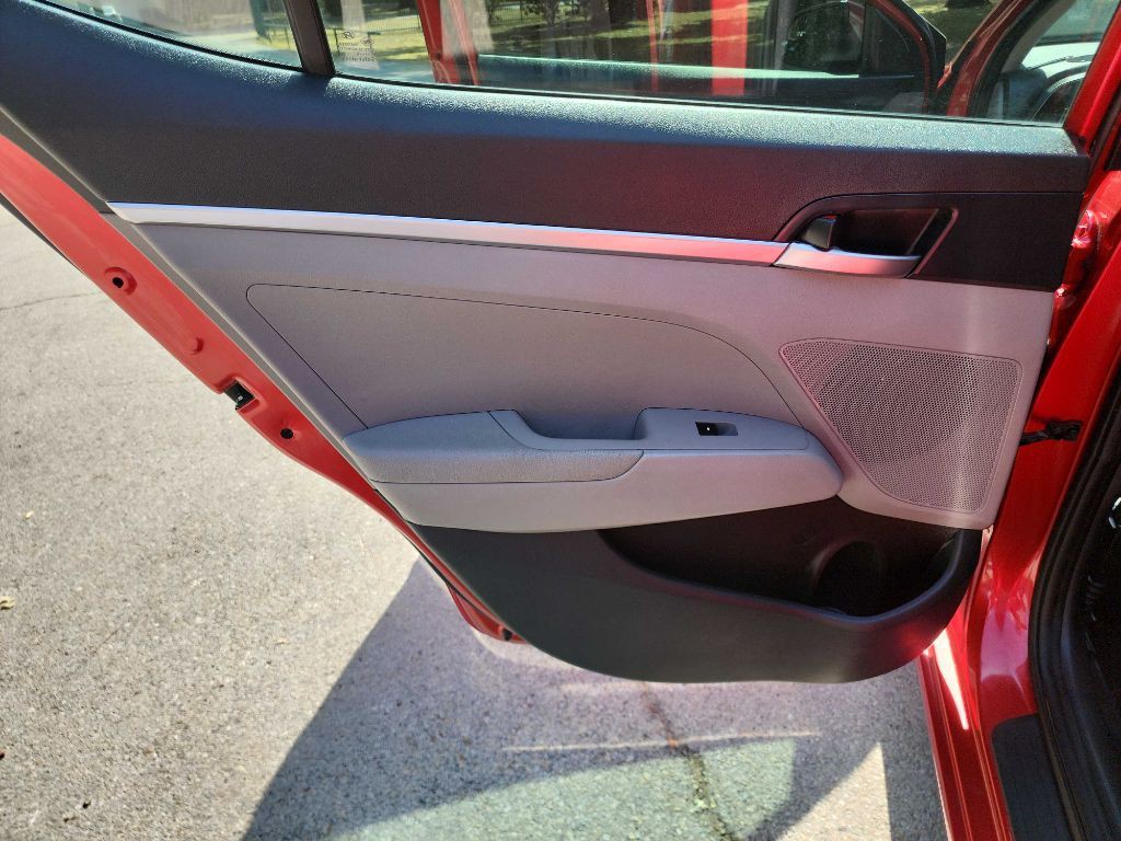 2020 Hyundai Elantra Image 21