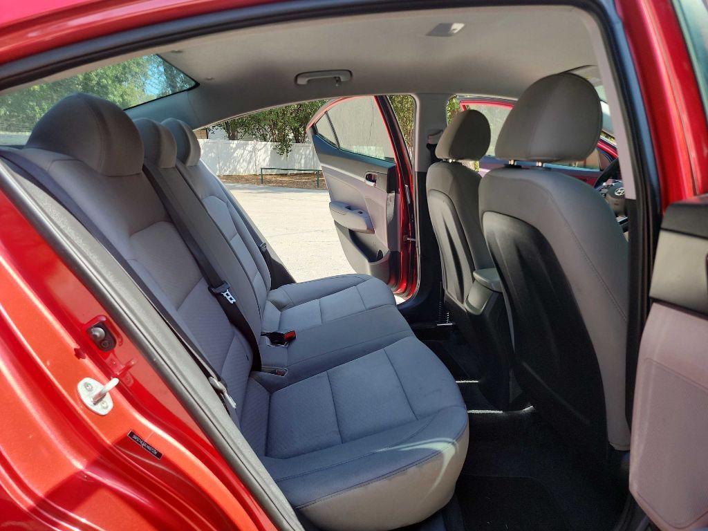 2020 Hyundai Elantra Image 25