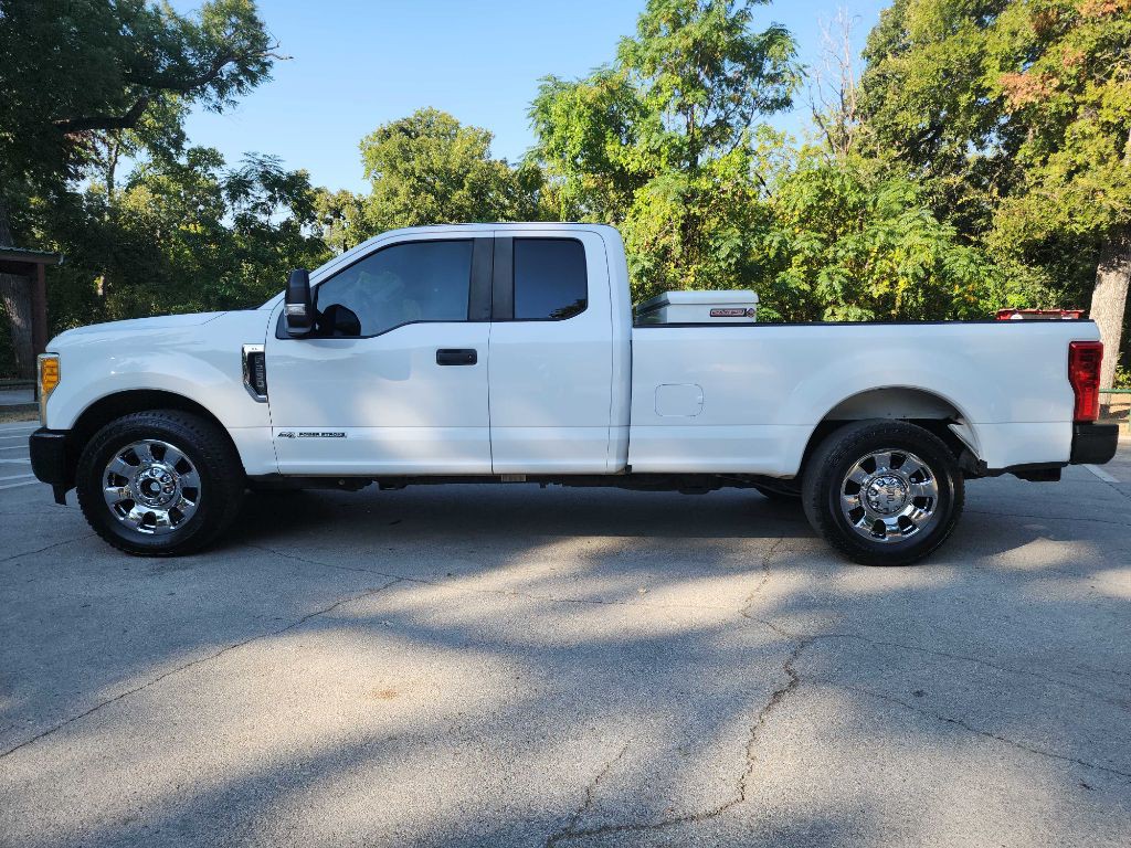 2017 Ford F-250 Image 4