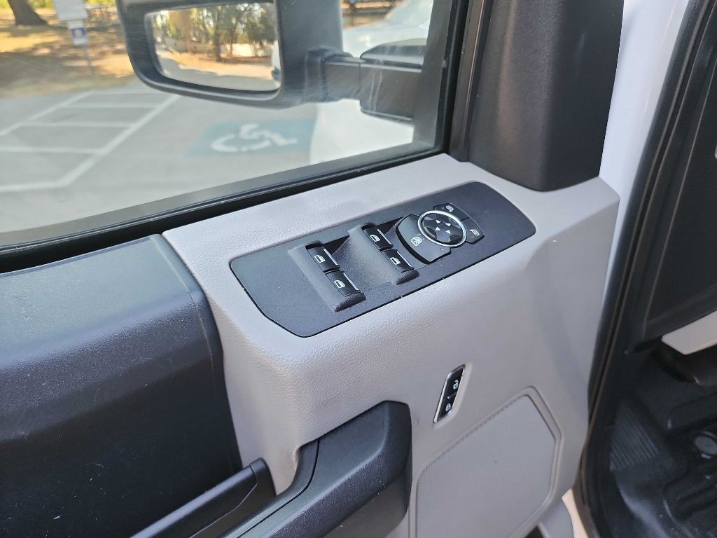 2017 Ford F-250 Image 16