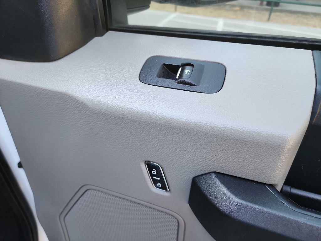 2017 Ford F-250 Image 31