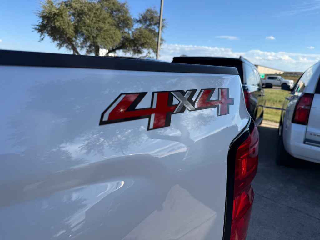 2018 Chevrolet Silverado 1500 Image 11