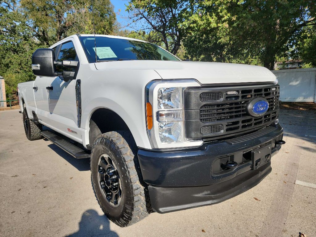 2023 Ford F-350 Image 1