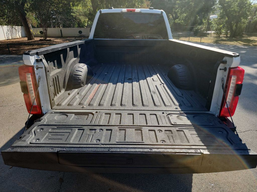 2023 Ford F-350 Image 9