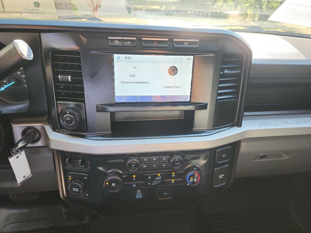 2023 Ford F-350 Image 27