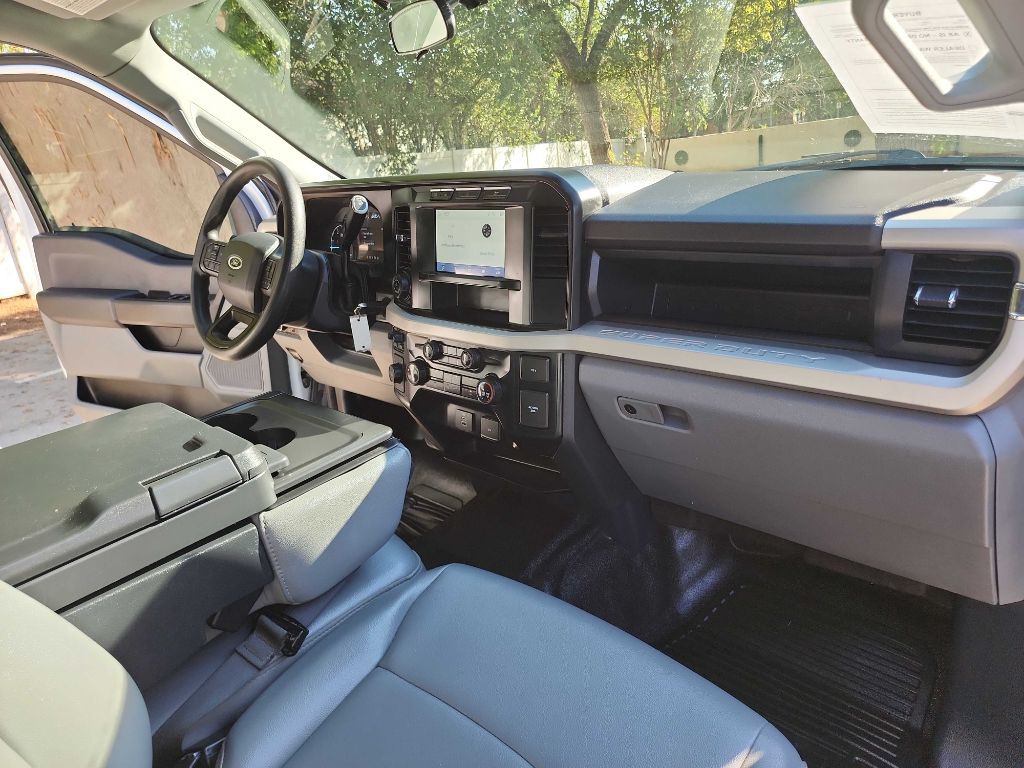 2023 Ford F-350 Image 38