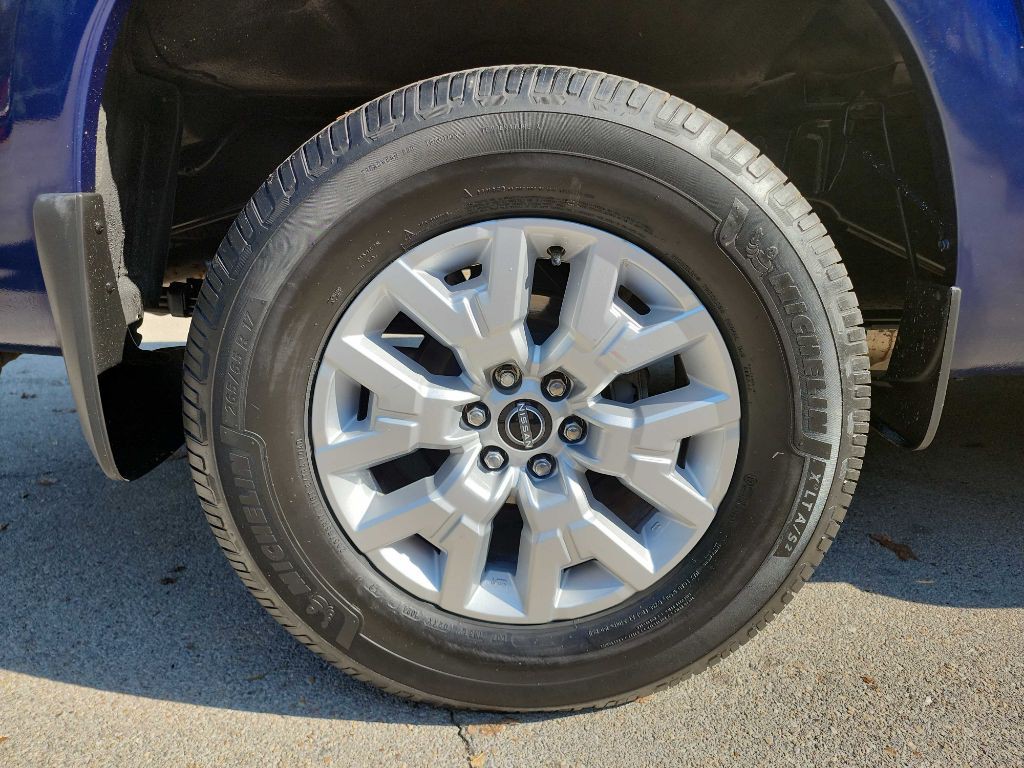 2022 Nissan Frontier Image 12