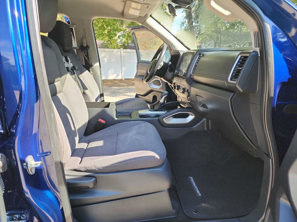 2022 Nissan Frontier Image 35