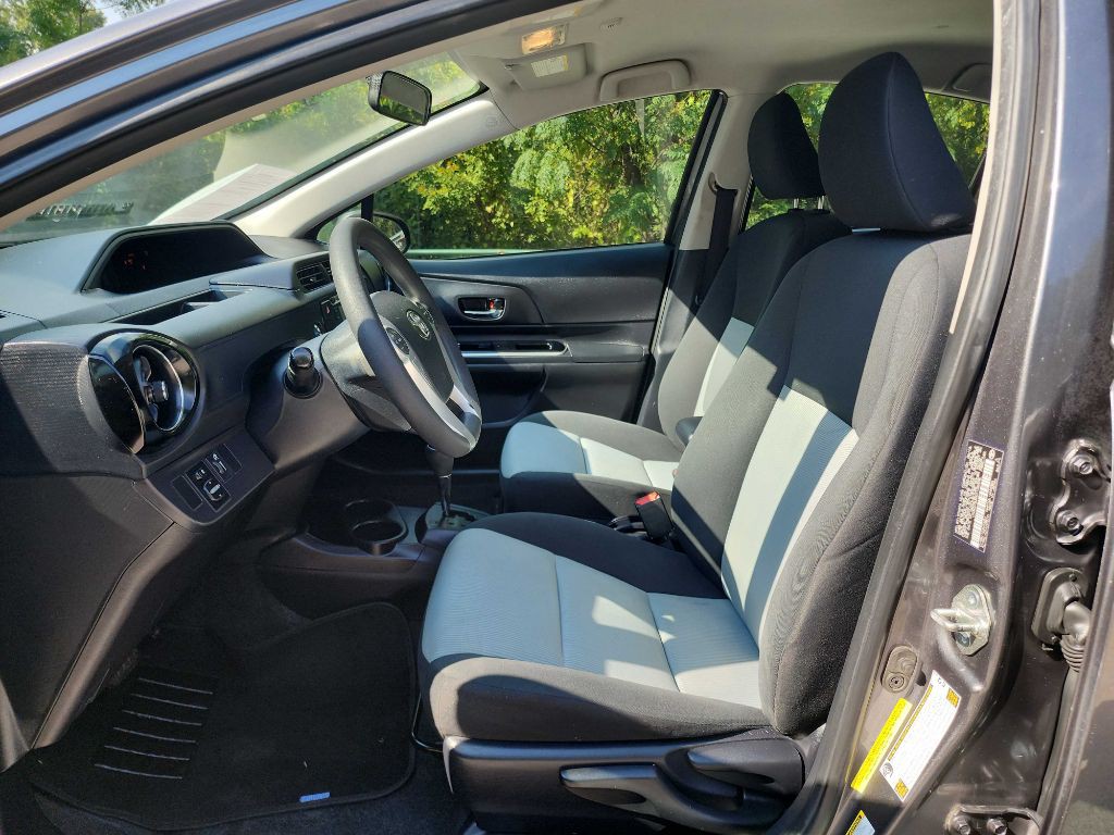 2016 Toyota Prius Image 18