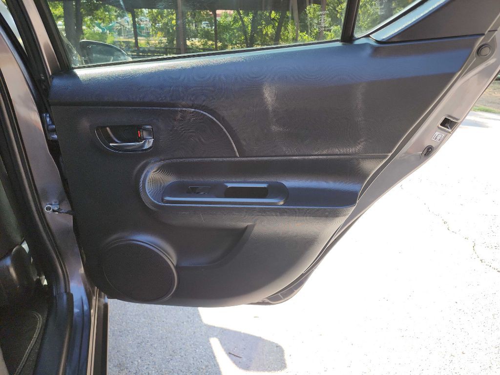 2016 Toyota Prius Image 23