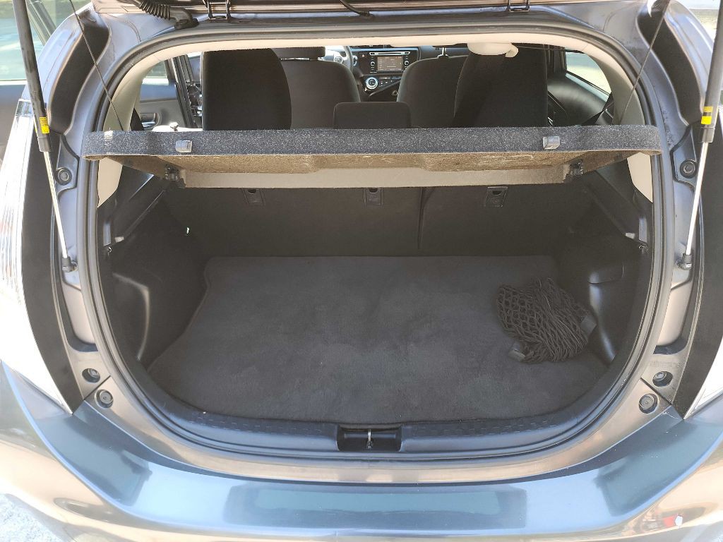 2016 Toyota Prius Image 24