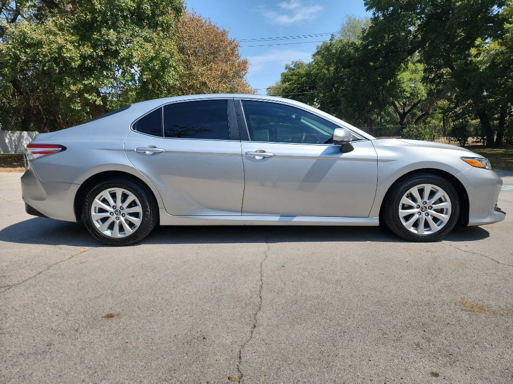2020 Toyota Camry Image 9