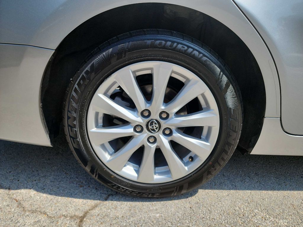 2020 Toyota Camry Image 10