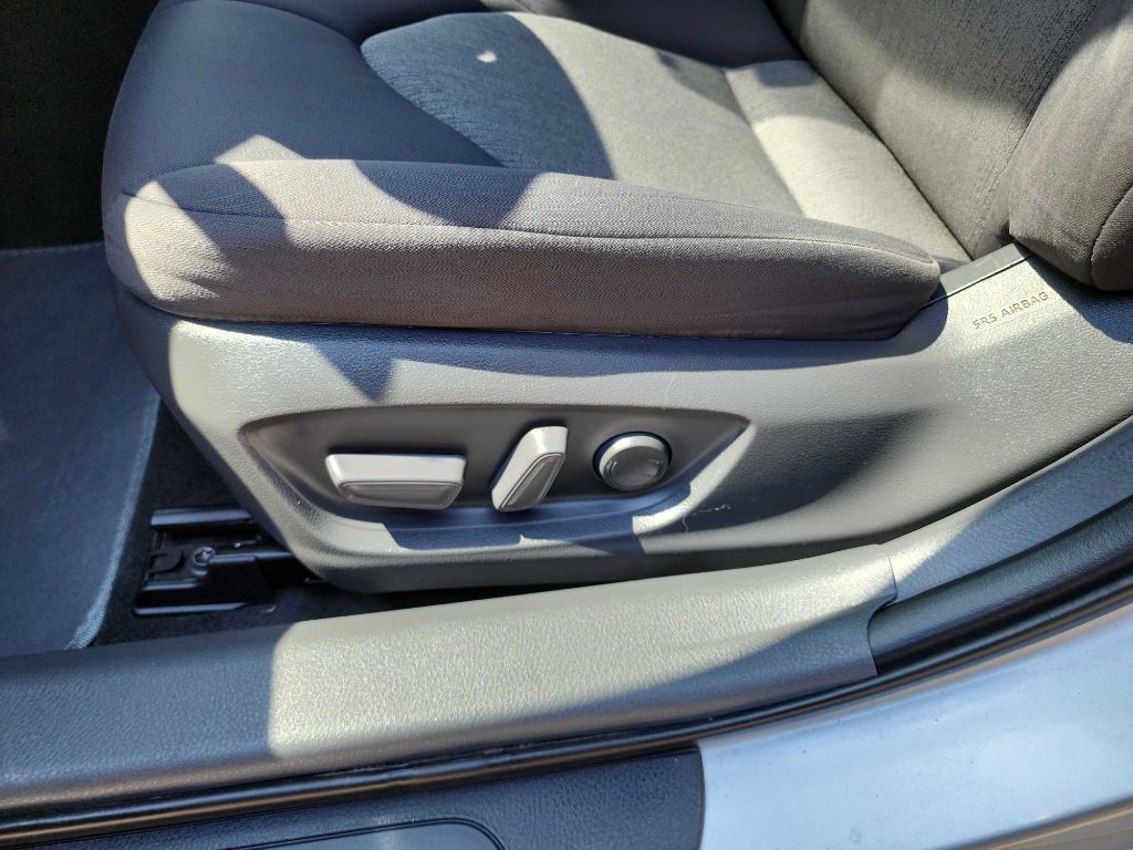 2020 Toyota Camry Image 15