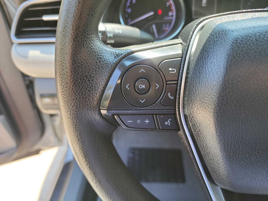 2020 Toyota Camry Image 18