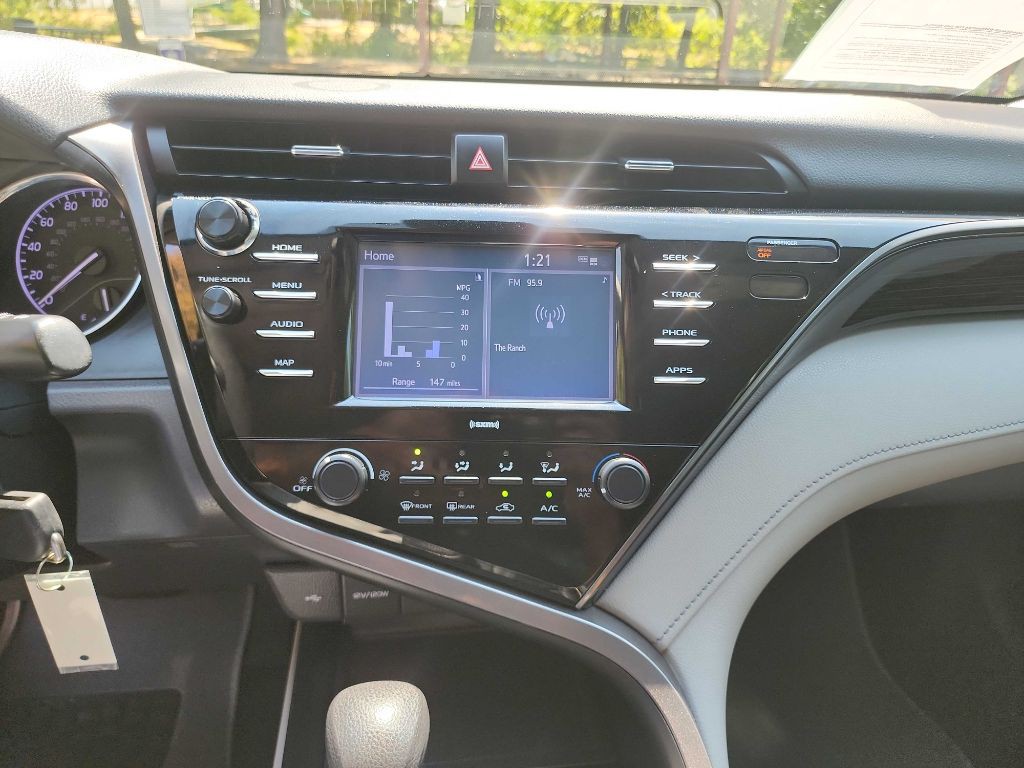2020 Toyota Camry Image 23