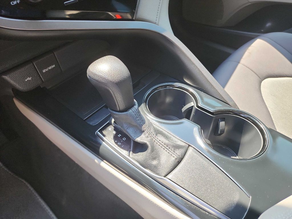 2020 Toyota Camry Image 24
