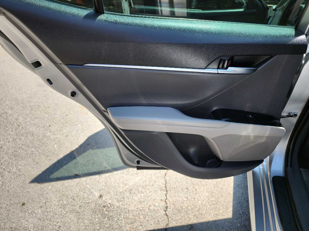 2020 Toyota Camry Image 25
