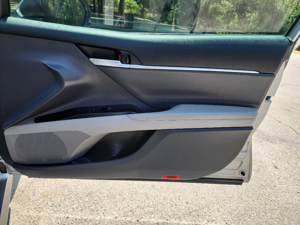 2020 Toyota Camry Image 30