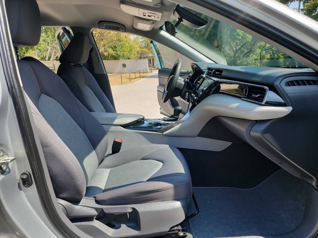 2020 Toyota Camry Image 33