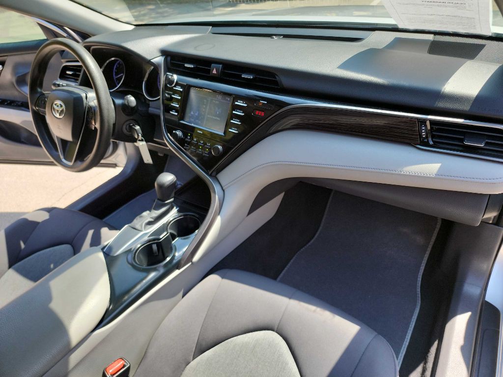 2020 Toyota Camry Image 34