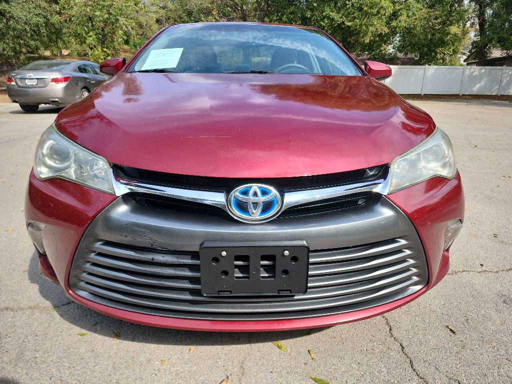 2016 Toyota Camry Image 2