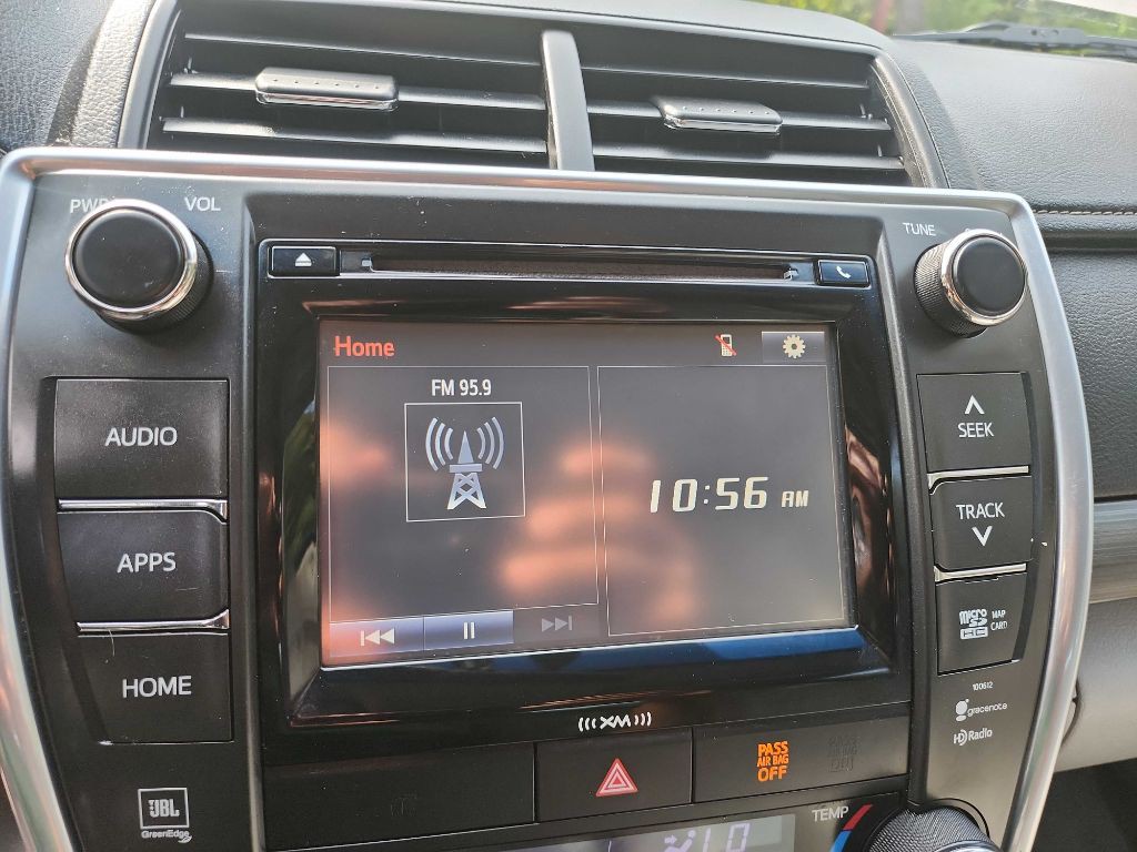 2016 Toyota Camry Image 20
