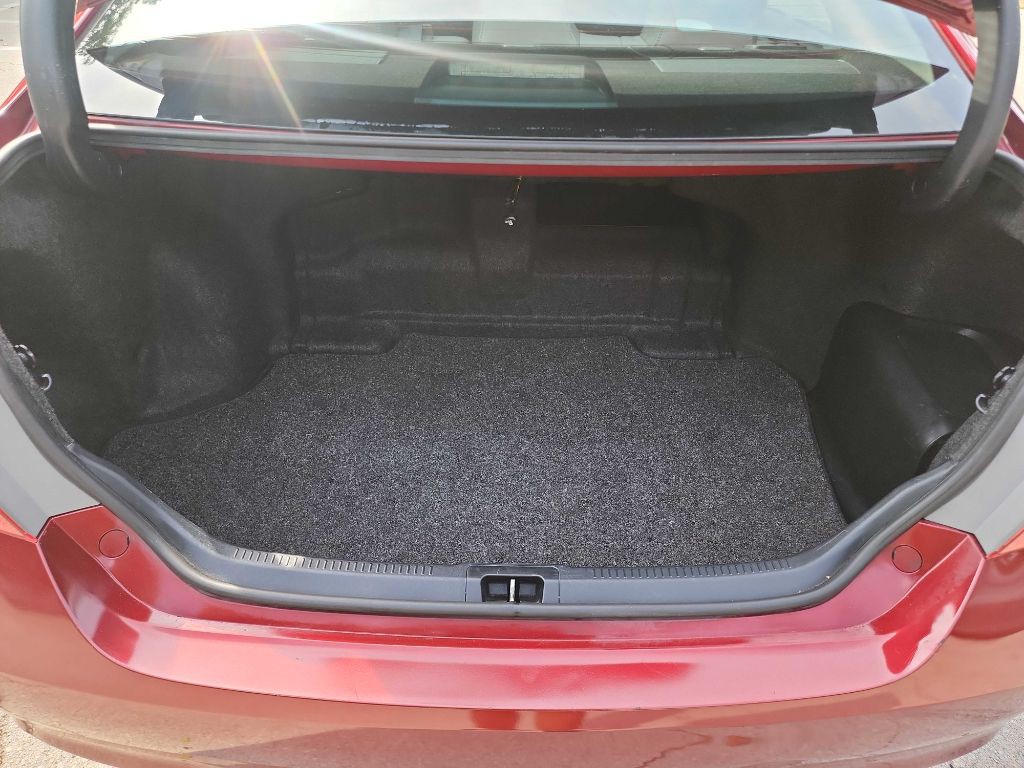 2016 Toyota Camry Image 27