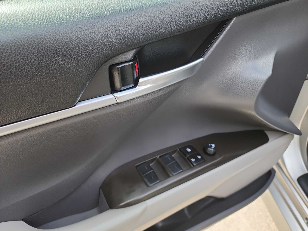 2023 Toyota Camry Image 11