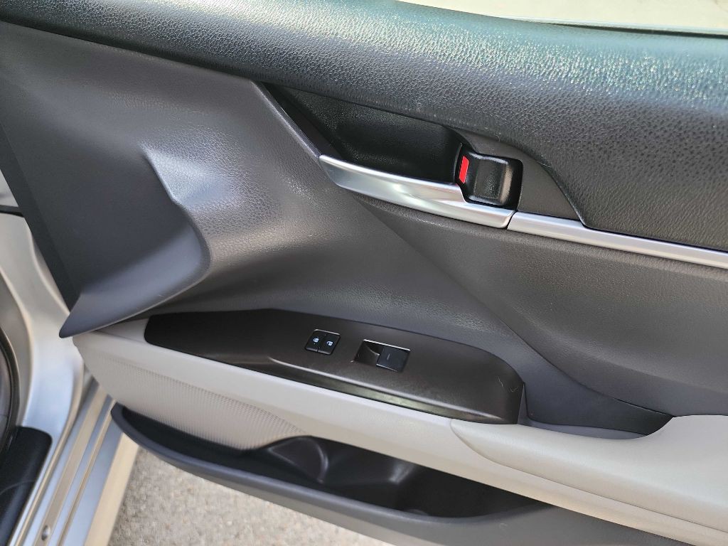 2023 Toyota Camry Image 30