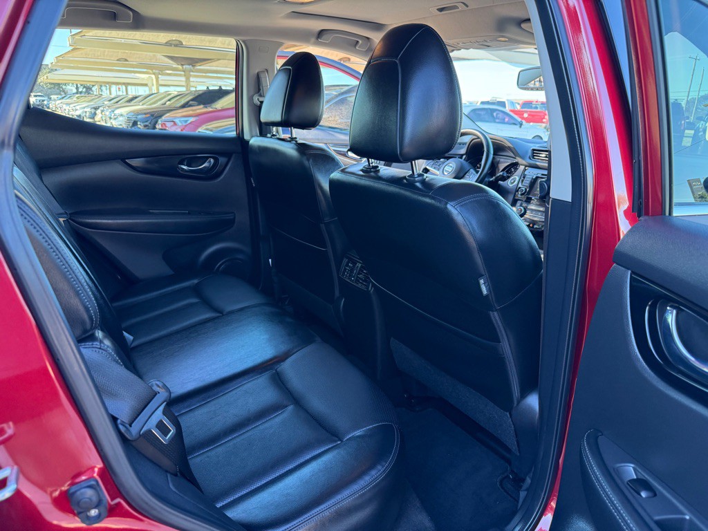 2022 Nissan Rogue Image 18