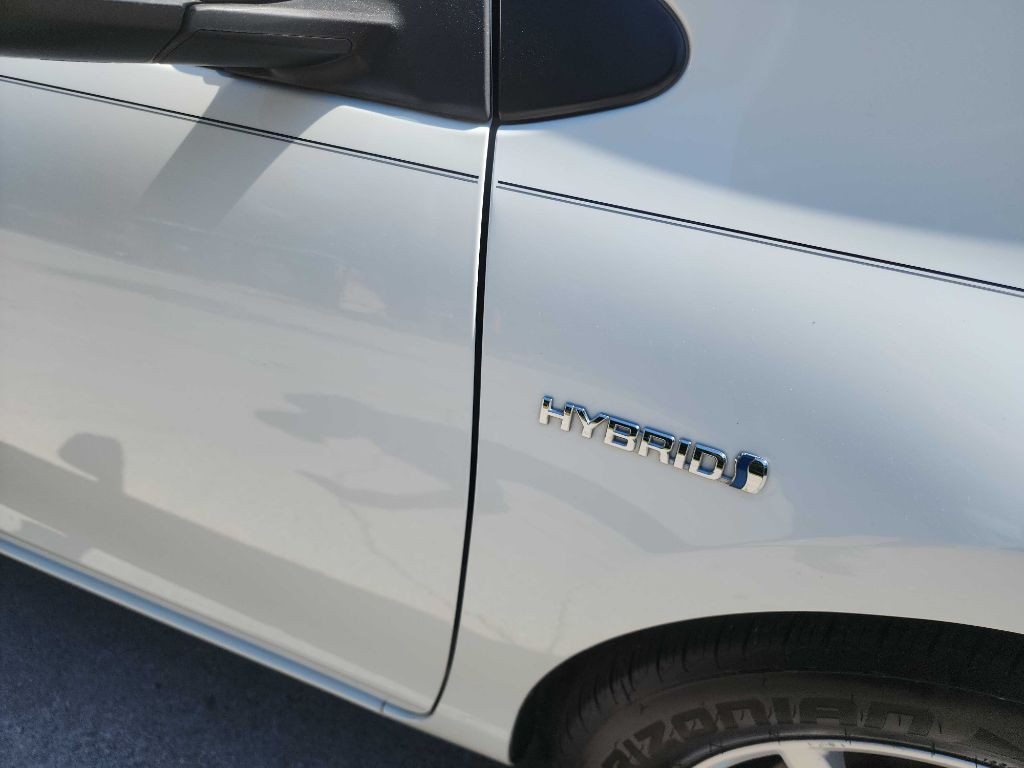 2012 Toyota Prius Image 12