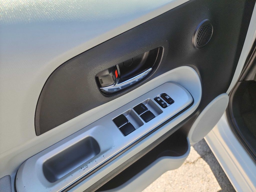 2012 Toyota Prius Image 13