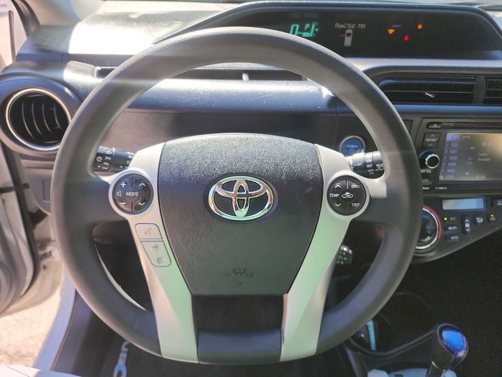 2012 Toyota Prius Image 17