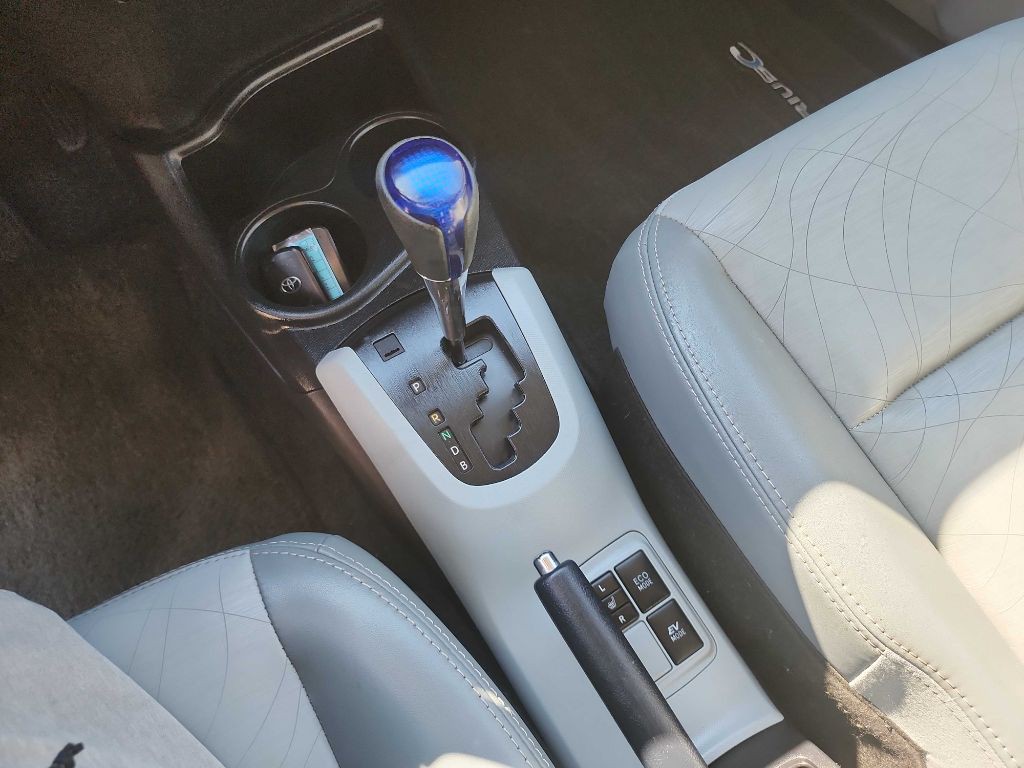 2012 Toyota Prius Image 20