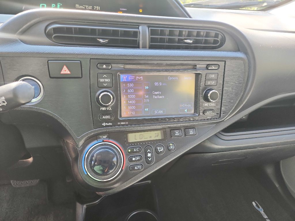 2012 Toyota Prius Image 21