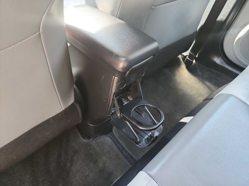 2012 Toyota Prius Image 23