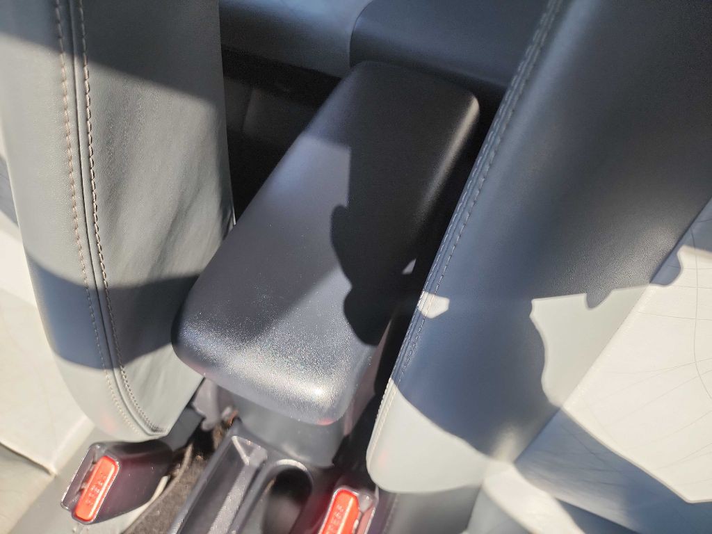 2012 Toyota Prius Image 24