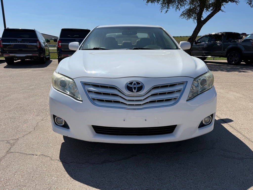 2011 Toyota Camry Image 2