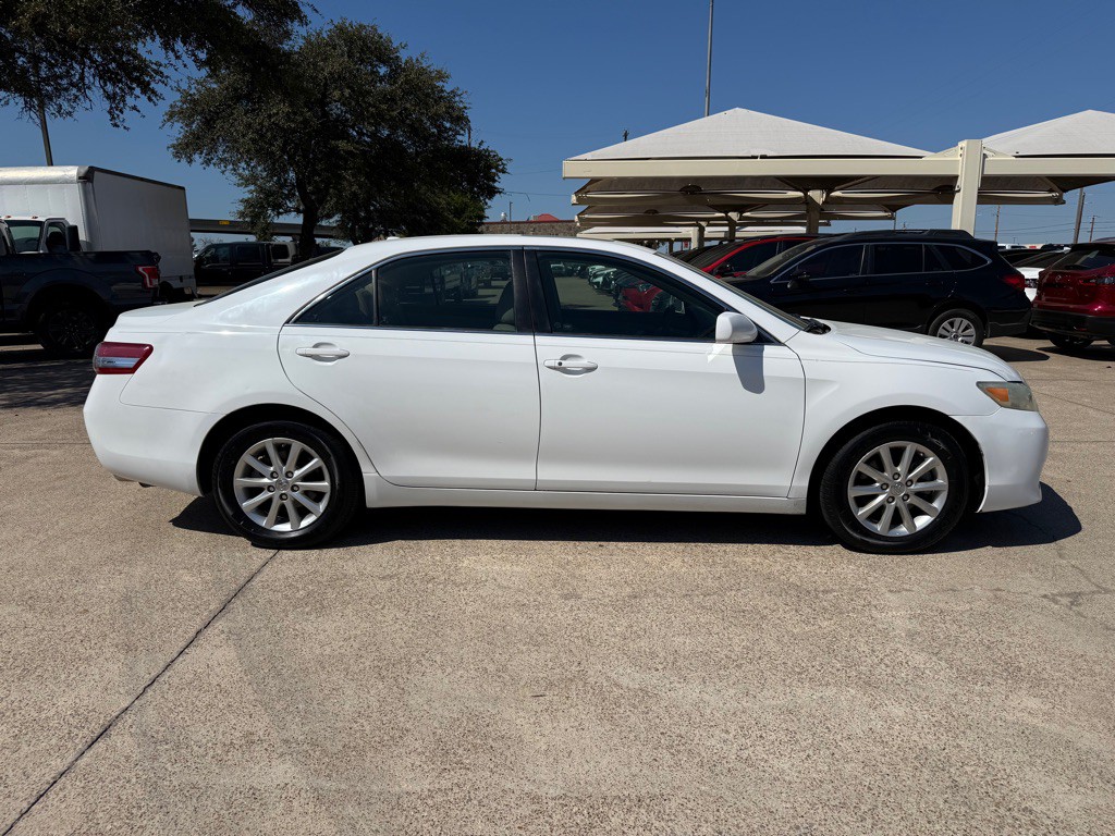 2011 Toyota Camry Image 8