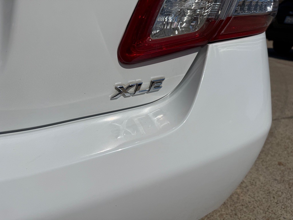 2011 Toyota Camry Image 9