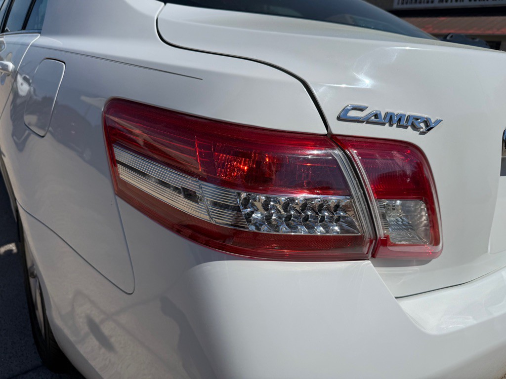 2011 Toyota Camry Image 12