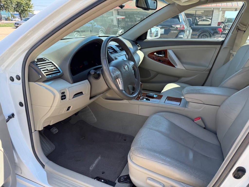 2011 Toyota Camry Image 14